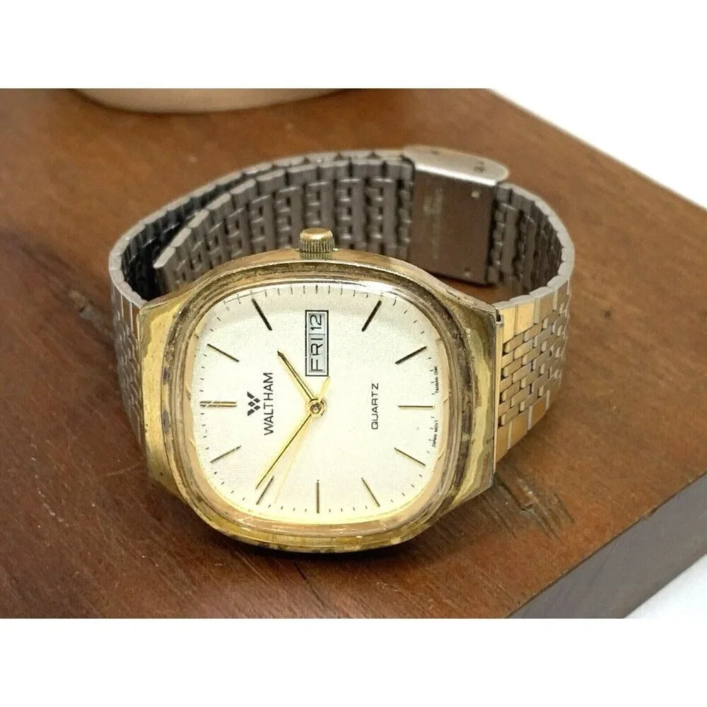 Waltham Mens Watch Vintage Quartz Silver Dial Day Date 33mm Gold Steel B…